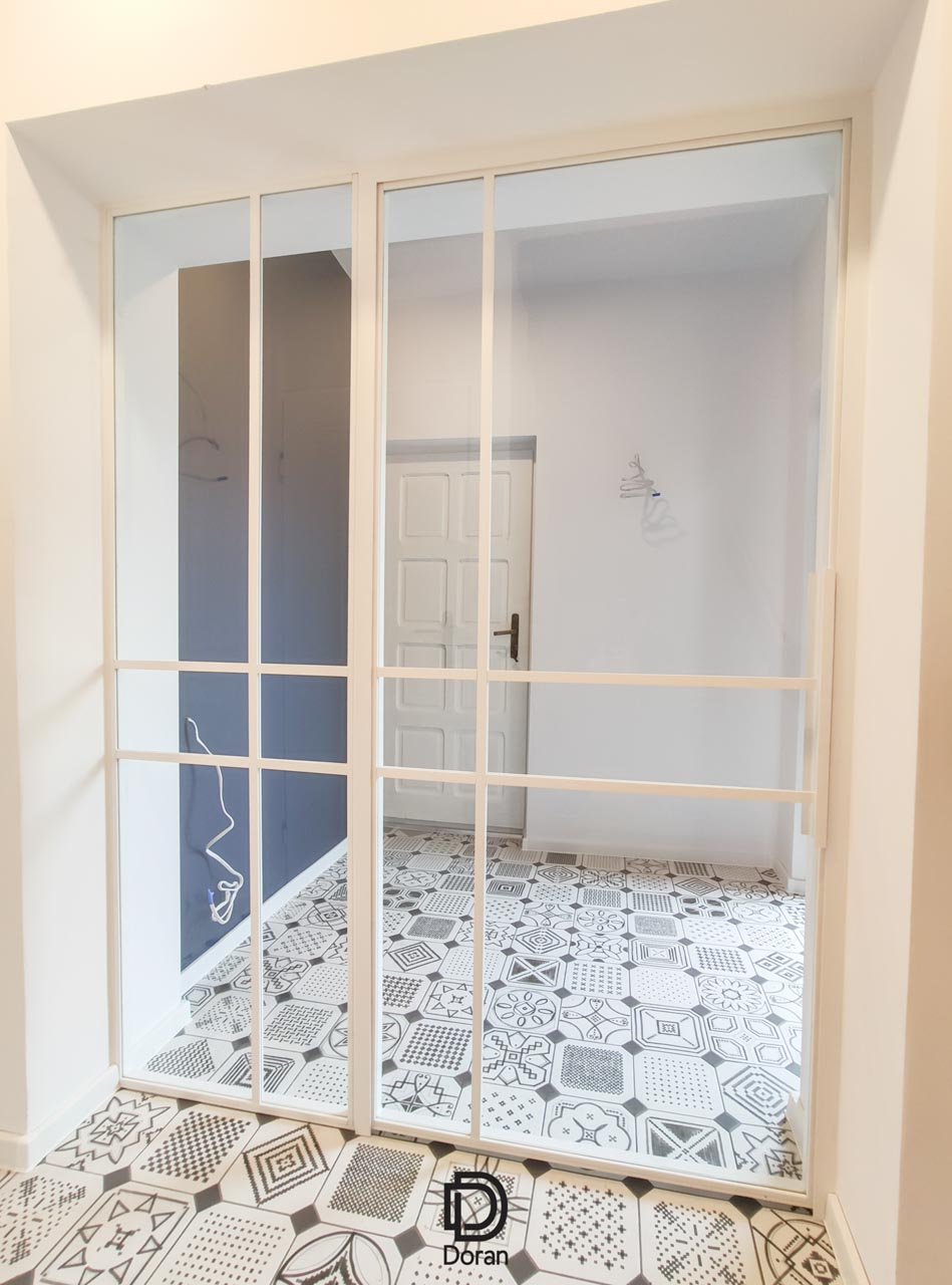 Białe drzwi rozwierne ze ścianką boczną - Kielce (zredukowane 720p) (7)