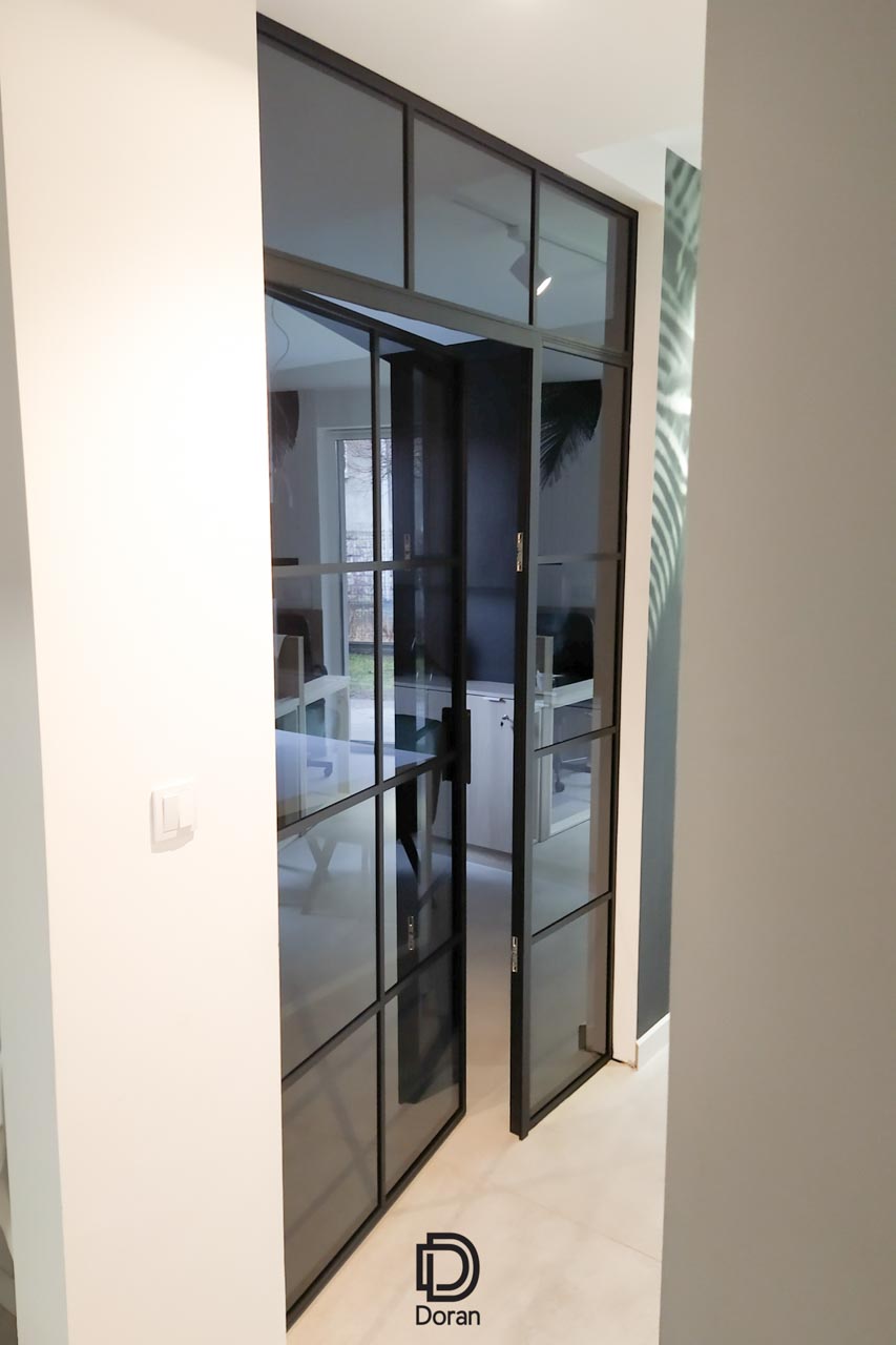 Metalowe drzwi do biura ze szkłem grafitowym (3)